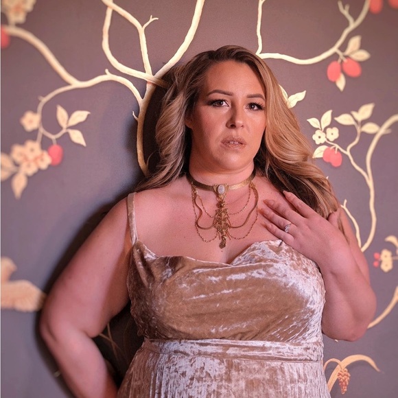 Meet your Posher, Shera - Picture 3 of 15